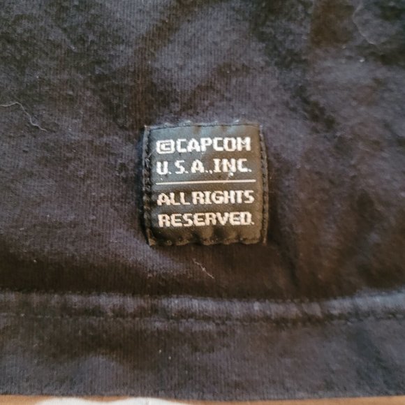 Medium Uniqlo Capcom Street Fighter II Shirt - Picture 3 of 11